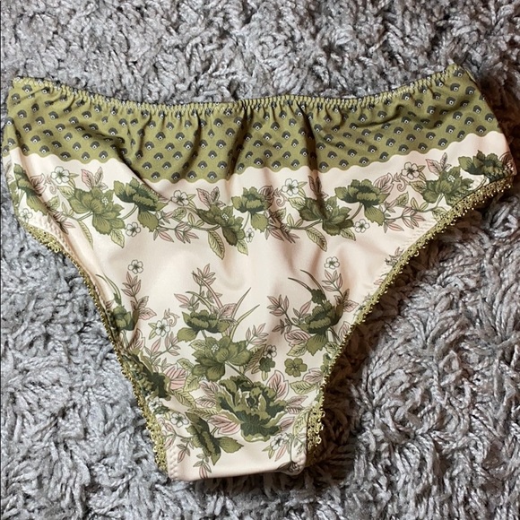 ❌SOLD❌Spell & The Gypsy Green bloomers XS - Picture 3 of 4